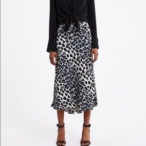 Zara leopard midi skirt, size L